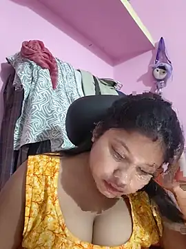 Snapshot of Redchery chatting on July 7, 2026, 4:43 pm Redchery online show from July 7, 2026, 4:43 pm
