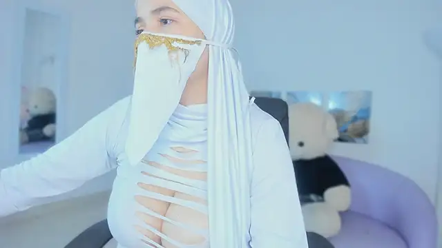 salma isawwii online show from April 18, 2026, 7:58 pm