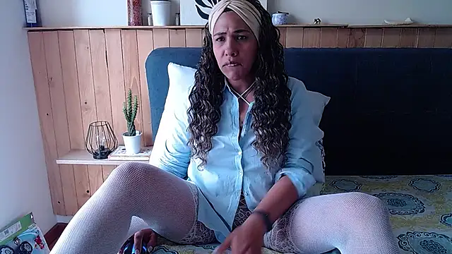 Snapshot of IVONNE_COLLINS33 chatting on September 20, 2025, 1:38 pm IVONNE COLLINS33 online show from September 20, 2025, 1:38 pm