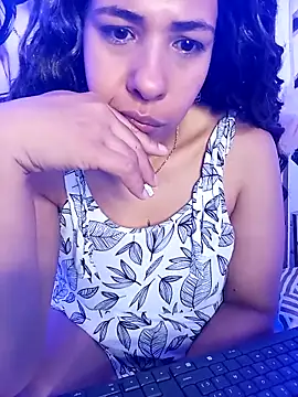 Snapshot of IVONNE_COLLINS33 chatting on November 13, 2025, 9:24 am IVONNE COLLINS33 online show from November 13, 2025, 9:24 am