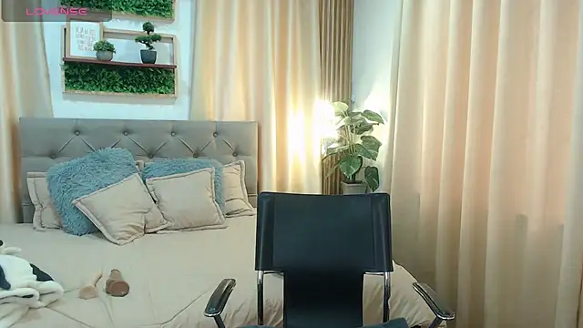 Snapshot of zohet_kriss chatting on October 16, 2025, 2:25 pm zohet kriss online show from October 16, 2025, 2:25 pm