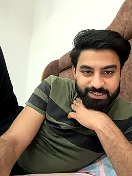 hottestboy03 online show from November 6, 2025, 5:22 am