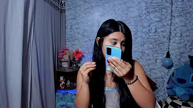 Snapshot of Shaden_11 chatting on October 6, 2025, 10:54 pm Shaden 11 online show from October 6, 2025, 10:54 pm