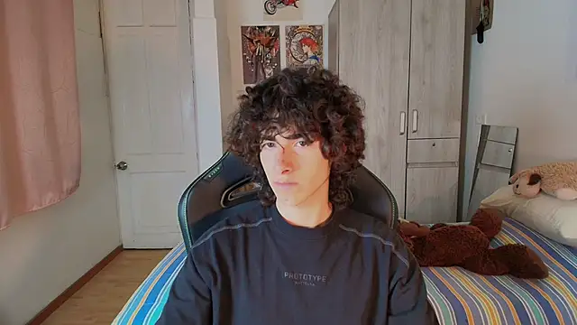 Nude Boy18 online show from March 23, 2026, 2:22 am