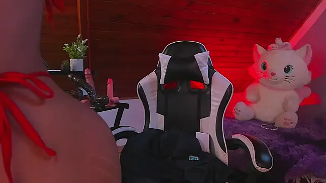 yumi hanna online show from November 28, 2025, 9:26 pm