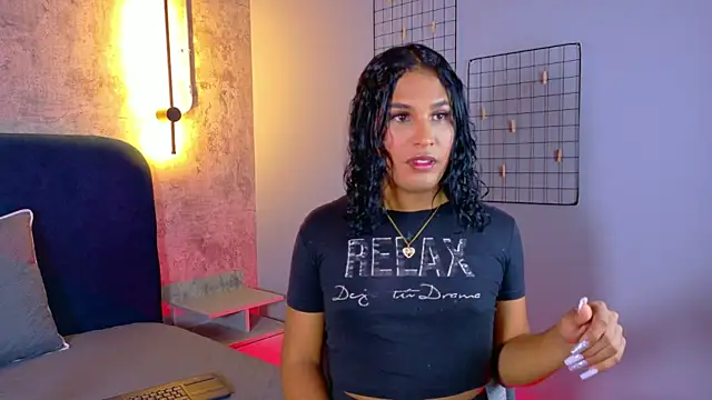 isabellaho1317 online show from October 24, 2025, 8:52 pm