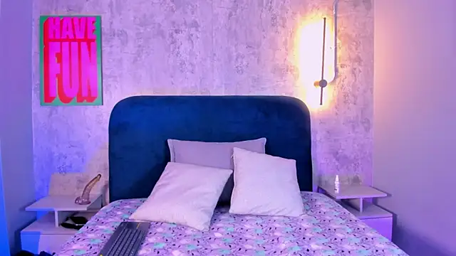 isabellaho1317 online show from November 7, 2025, 12:21 pm