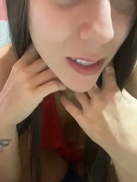 lucioliveira online show from October 2, 2025, 5:49 pm