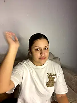 lunita sweet5 online show from September 22, 2025, 3:34 am