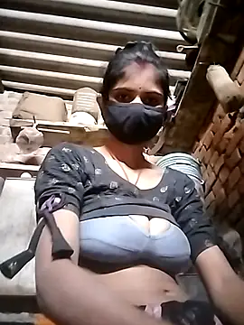 Snapshot of Joshi_Love143 chatting on December 5, 2025, 10:03 am Joshi Love143 online show from December 5, 2025, 10:03 am