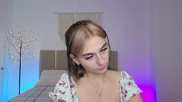 Little mia   online show from February 23, 2026, 10:32 pm