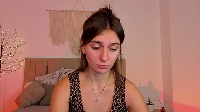 Little mia   online show from November 28, 2025, 9:59 pm