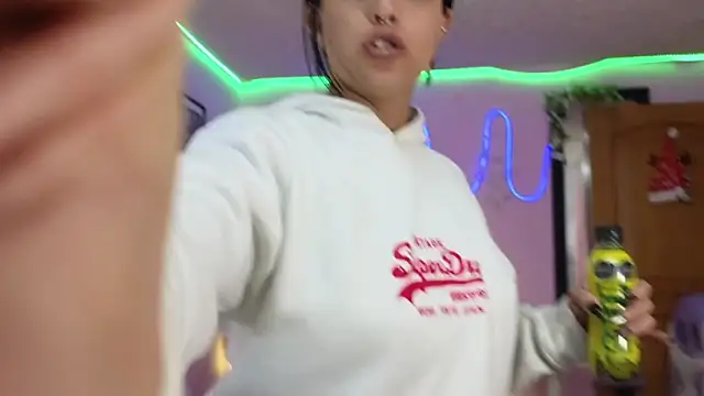 MiSofialeal online show from October 8, 2025, 7:14 pm