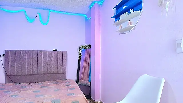 MiSofialeal online show from February 11, 2026, 6:19 pm