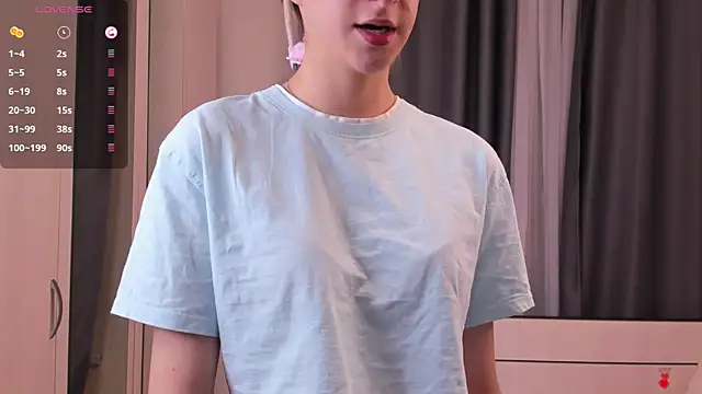 Snapshot of LoisGales chatting on October 8, 2025, 3:13 pm LoisGales online show from October 8, 2025, 3:13 pm