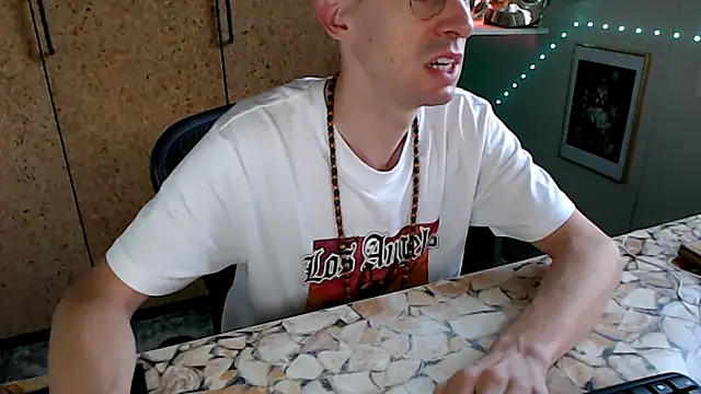 Snapshot of sakiramissy chatting on November 18, 2025, 7:22 am sakiramissy online show from November 18, 2025, 7:22 am