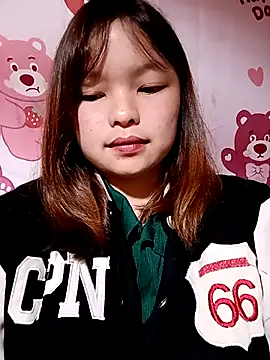 XoiXoi232 online show from November 4, 2025, 1:31 am