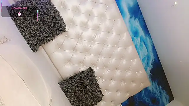 Milla Star  online show from April 19, 2026, 12:06 pm