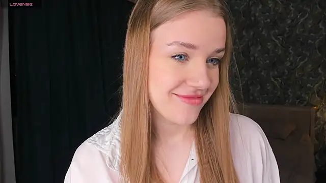 Snapshot of OdellaFrake chatting on November 17, 2025, 7:51 pm OdellaFrake online show from November 17, 2025, 7:51 pm