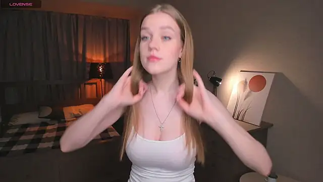 Snapshot of OdellaFrake chatting on October 30, 2025, 7:33 pm OdellaFrake online show from October 30, 2025, 7:33 pm