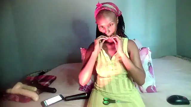 Snapshot of blueyXxX chatting on May 13, 2026, 12:45 pm blueyXxX online show from May 13, 2026, 12:45 pm