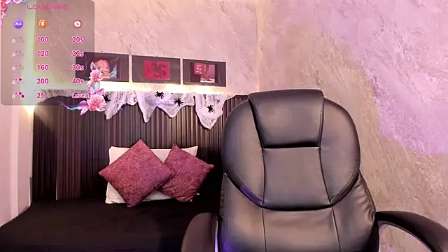 dark  nymph online show from October 1, 2025, 12:31 pm