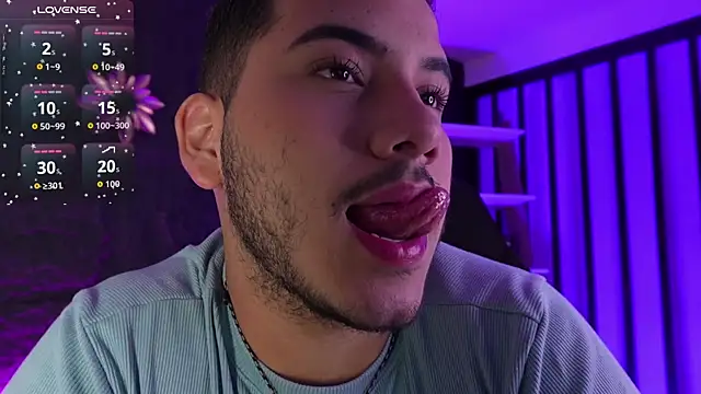 Snapshot of Axel_grey_ chatting on December 15, 2025, 12:11 pm Axel grey online show from December 15, 2025, 12:11 pm