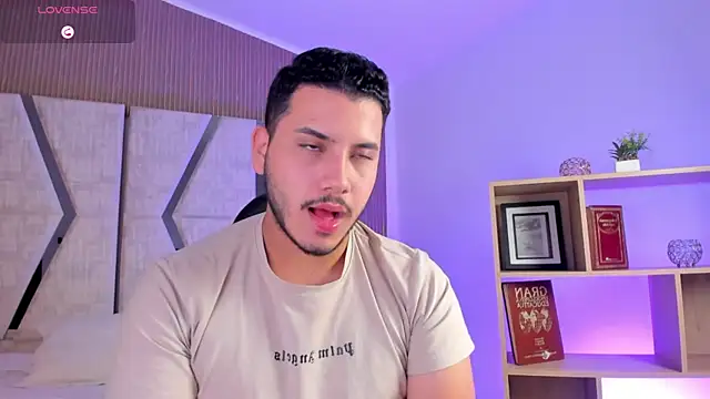 Axel grey  online show from April 18, 2026, 7:07 pm