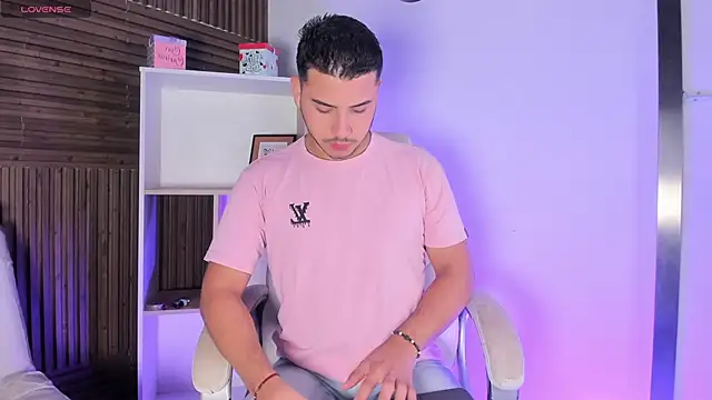 Snapshot of Axel_grey_ chatting on November 20, 2025, 12:17 pm Axel grey online show from November 20, 2025, 12:17 pm