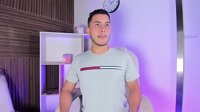 Snapshot of Axel_grey_ chatting on October 25, 2025, 12:17 pm Axel grey online show from October 25, 2025, 12:17 pm