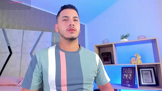 Axel grey  online show from April 1, 2026, 12:39 pm