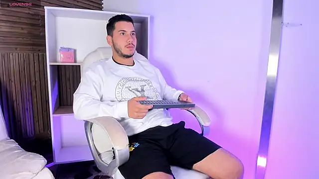 Snapshot of Axel_grey_ chatting on November 9, 2025, 1:04 pm Axel grey online show from November 9, 2025, 1:04 pm