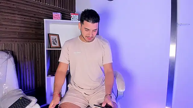 Snapshot of Axel_grey_ chatting on November 25, 2025, 12:16 pm Axel grey online show from November 25, 2025, 12:16 pm