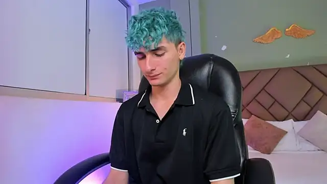 JaydenVillalobos online show from September 29, 2025, 1:28 pm