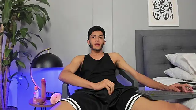 Tylerffoxx online show from July 11, 2026, 8:31 pm