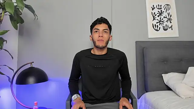 Tylerffoxx online show from August 4, 2026, 8:13 pm