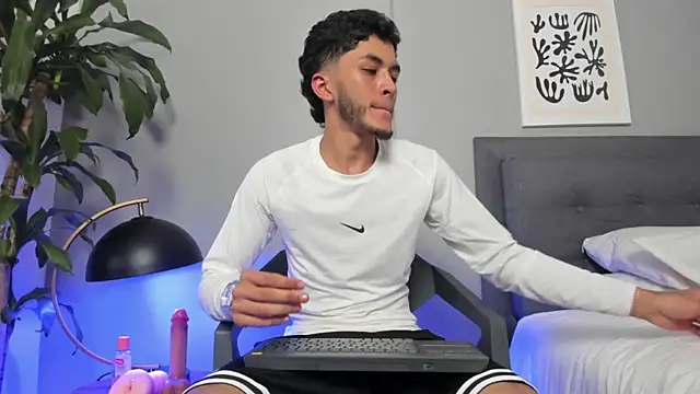 Tylerffoxx online show from July 8, 2026, 11:05 pm