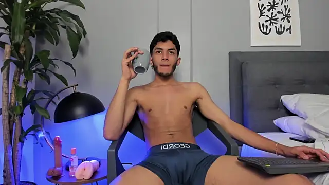 Tylerffoxx online show from July 9, 2026, 10:31 pm