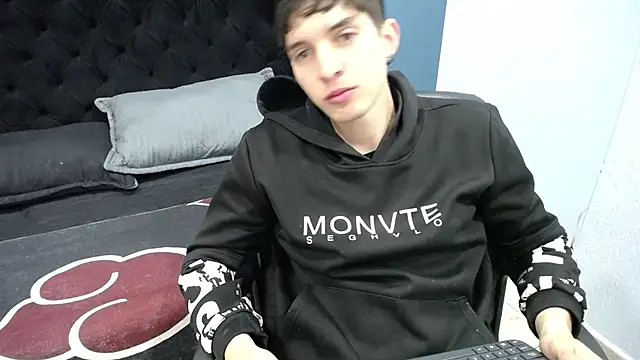 Jheampiiero online show from October 29, 2025, 1:54 pm