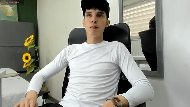 Jheampiiero online show from April 13, 2026, 9:19 pm