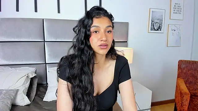 ValentiinaCruz online show from November 6, 2025, 10:25 pm