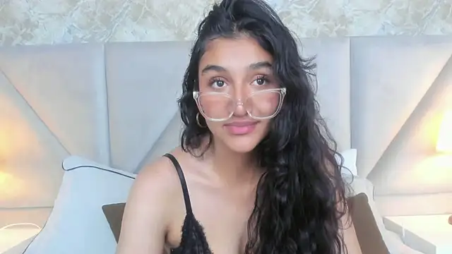 ValentiinaCruz online show from October 26, 2025, 6:52 pm