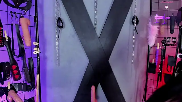 Snapshot of VictoryaLiah_BDSM chatting on November 4, 2025, 11:03 am VictoryaLiah BDSM online show from November 4, 2025, 11:03 am