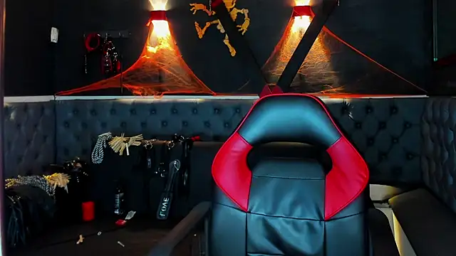 Snapshot of DIEGO_WICKED chatting on October 26, 2025, 12:16 pm DIEGO WICKED online show from October 26, 2025, 12:16 pm