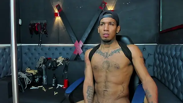 Snapshot of DIEGO_WICKED chatting on October 10, 2025, 3:29 am DIEGO WICKED online show from October 10, 2025, 3:29 am