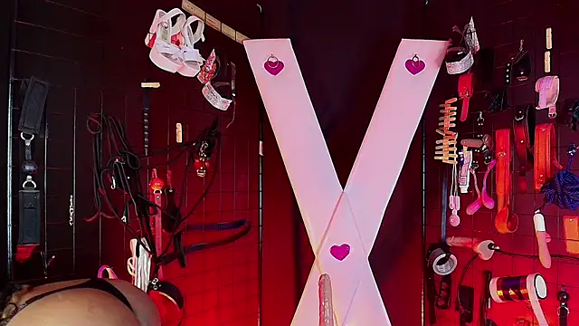 Veronica bdsm online show from April 4, 2026, 12:23 pm