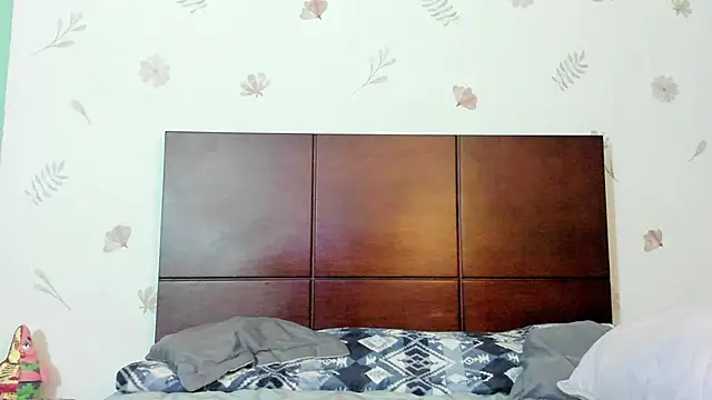 Snapshot of marie_pourtoii chatting on September 25, 2025, 12:27 am marie pourtoii online show from September 25, 2025, 12:27 am