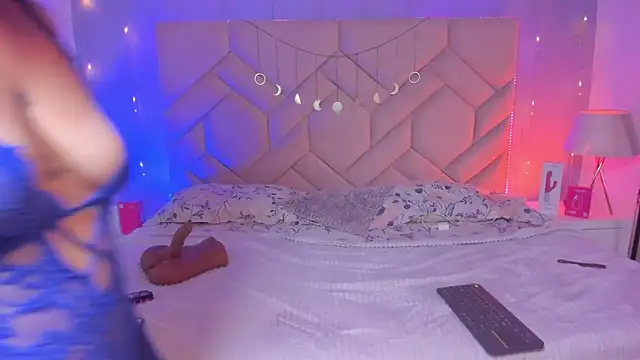 caroline  muller online show from April 13, 2026, 11:36 am