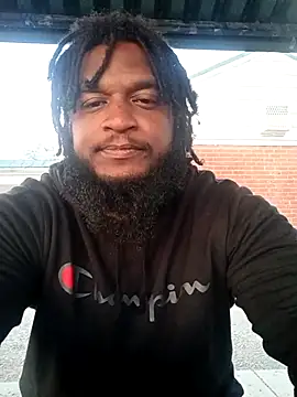 Snapshot of Longthickdick33 chatting on June 17, 2026, 10:03 am Longthickdick33 online show from June 17, 2026, 10:03 am