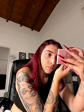 Paulina-Wells online show from October 31, 2025, 9:00 pm